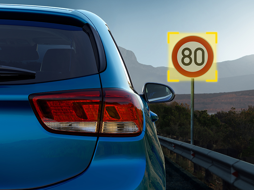 Kia Rio Intelligente Verkehrszeichen-Erkennung, Aussenansicht, hinten rechts